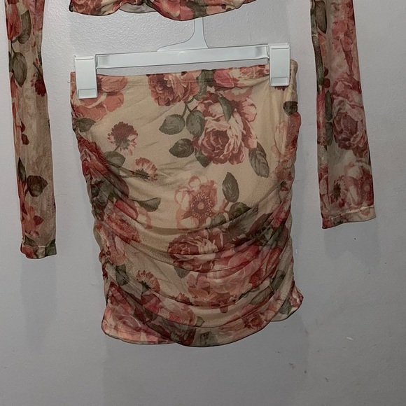 Windsor capture hearts mesh mini skirt - Picture 4 of 4